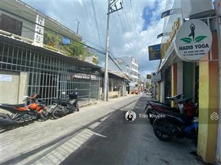 Bán nhà mặt tiền đoàn trần nghiệp đi bộ 500m tới bãi tắm hòn chồng