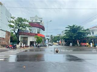 Bán lô đất mặt tiền 7,4m view trực diện biển hòn chồng