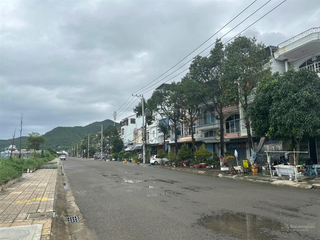 Bán nhà mặt tiền đường nguyễn văn linh view trực diện cửa sông tđc hòn rớ 1  nha trang