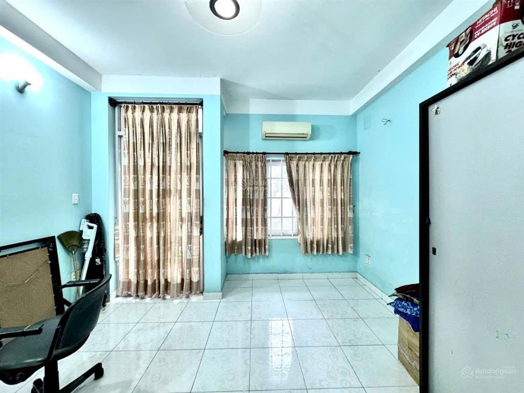 Gấp bán! giảm sock 1tỷ !!!nhà 5 tầng btct có phòng dưới trệt cách mt 3 căn hoàn công đủ lê văn sỹ