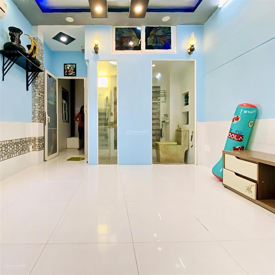 Hiếm! 5 tầng btct sát mt hoàng hoa thám  hẻm xe hơi  xây kiên cố nhà ngay trường học