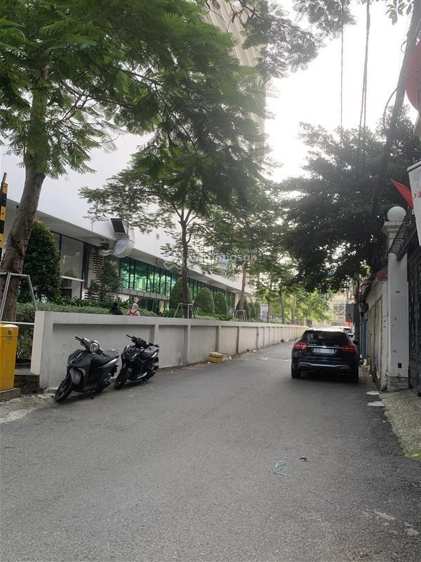 Hiếm! 5 tầng btct sát mt hoàng hoa thám  hẻm xe hơi  xây kiên cố nhà ngay trường học