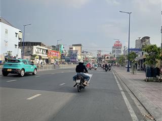 Nhà 5 tầng khu y tế kỹ thuật cao tên lửa kế aeon mall bình tân  đẹp chỉ hơn 8 tỷ xem nhà là ưng