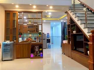 Cho thuê nhà 5 tầng mặt ngõ rộng, lô góc, kinh doanh nhỏ