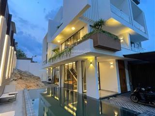 Bán biệt thự hồ bơi  hiện đại siêu đẹp ngay gần biển bãi sau giá chỉ 25 tỷ