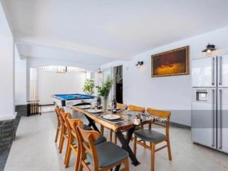 Cần tiền bán gấp  biệt thự có hồ bơi  sát bãi tắm thùy vân  phan chu trinh  chỉ 27 tỷ!