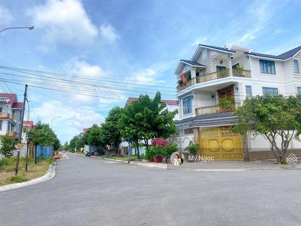 Bán lô góc 2 mặt tiền biệt thự phước sơn, phường 11, ngang 12m đẹp, đi ra biển 5 phút, giá chỉ 46tr