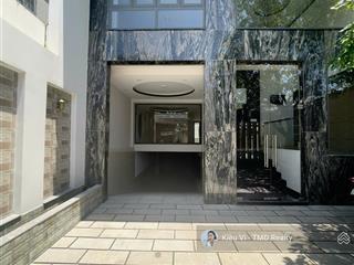 Bán tòa nhà chdv/khách sạn 21 phòng  nhà hoàn thiện thang máy + hầm + pccc gần lê văn thịnh, q2