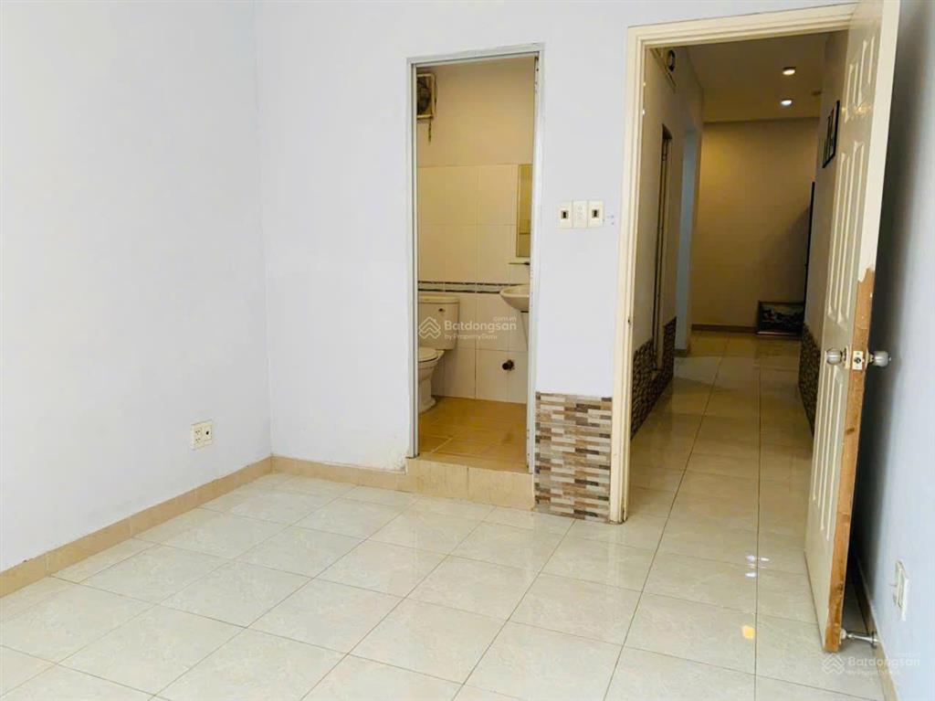 Bán căn hộ thấp tầng  cao ốc b ngô gia tự, quận 10  giá chỉ 3.9 tỷ