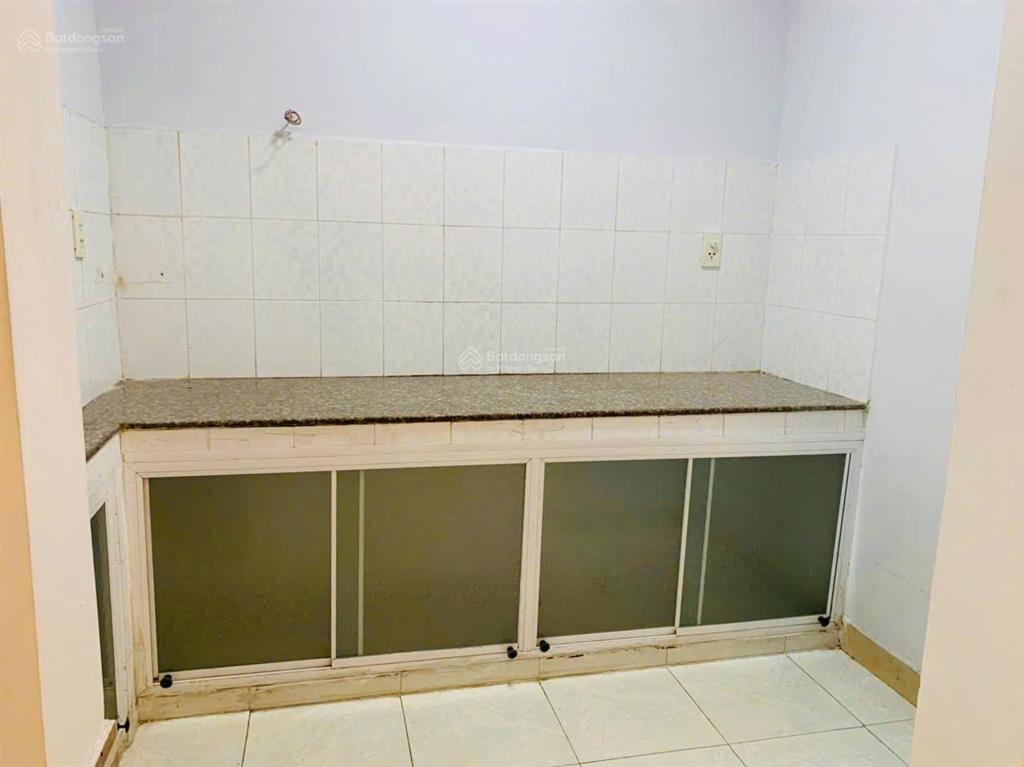 Bán căn hộ thấp tầng  cao ốc b ngô gia tự, quận 10  giá chỉ 3.9 tỷ