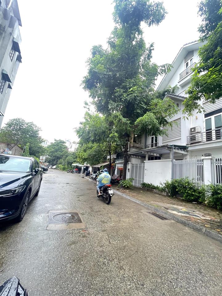 Cc mời thuê bt vip trần đại nghĩa hai bà trưng 220m2x3,5t oto 39,9 tr/1th.