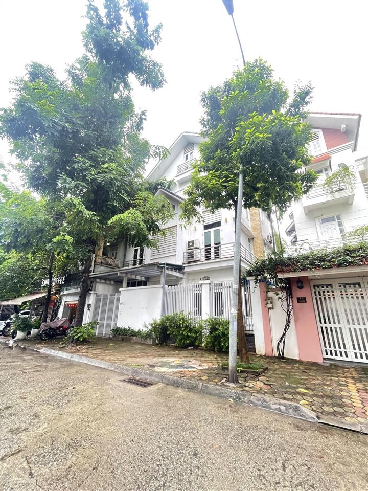 Cc mời thuê bt vip trần đại nghĩa hai bà trưng 220m2x3,5t oto 39,9 tr/1th.