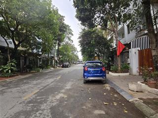 Bán gấp biệt thự 170m2 ở đại mỗ, mt 9.2m, giá 30.5 tỷ.  phú trần 0978 314 ***
