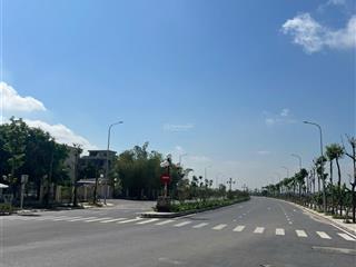 Chính chủ cần bán nhanh lô đất dịch vụ tiểu khu nguyễn du, đường nguyễn du 110 triệu/m2. 90m2 mt 5m