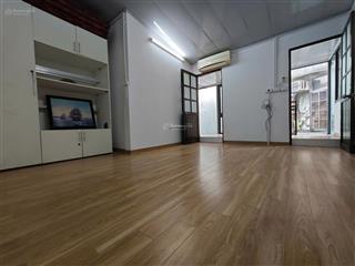 Cho thuê căn hộ dt 65m2 tầng 2 thông 3 nhà thoáng sạch đẹp ngõ thông mấy bước chân ra phố lê duẩn