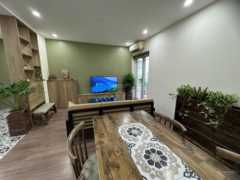 Bán căn hộ tập thể tầng 3 dt 80m 2p.ngủ 2wc thiết kế sịn full nội thất cao cấp phố hoàng ngọc phách