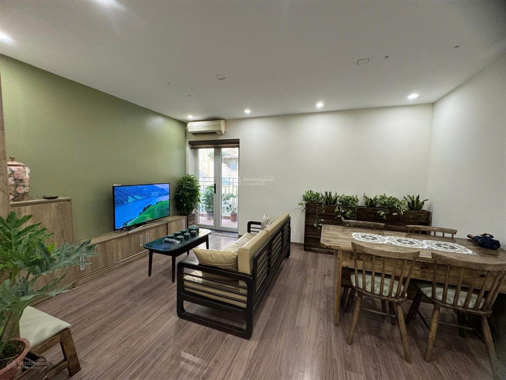 Bán căn hộ tập thể tầng 3 dt 80m 2p.ngủ 2wc thiết kế sịn full nội thất cao cấp phố hoàng ngọc phách