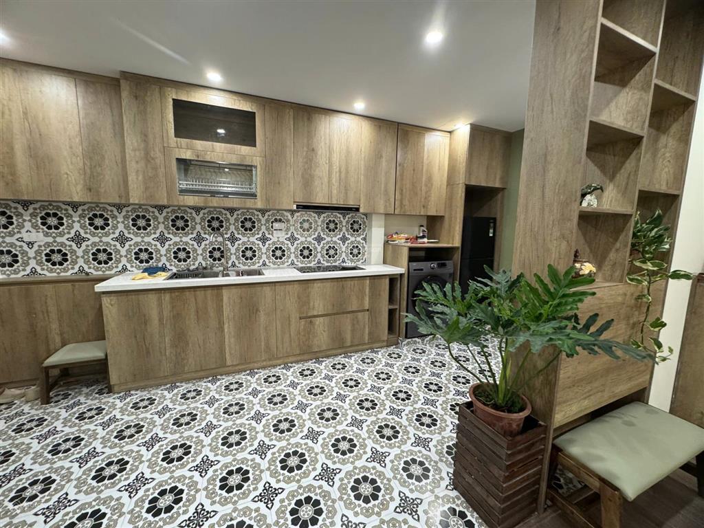 Bán căn hộ tập thể tầng 3 dt 80m 2p.ngủ 2wc thiết kế sịn full nội thất cao cấp phố hoàng ngọc phách