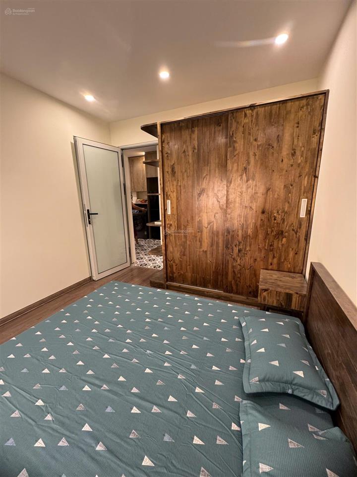 Bán căn hộ tập thể tầng 3 dt 80m 2p.ngủ 2wc thiết kế sịn full nội thất cao cấp phố hoàng ngọc phách