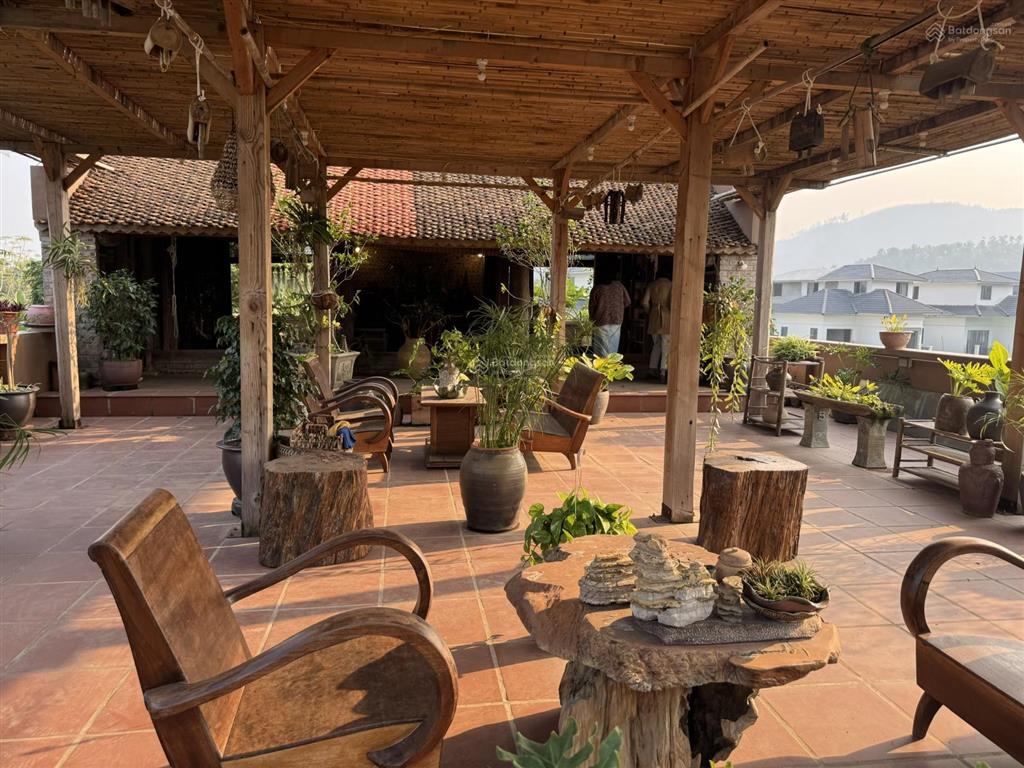 Bán căn biệt thự tk đậm chất bắc bộ đẹp sang có gu thẩm mỹ dt 460m 2tầng cạnh khu đô thị xanh villa