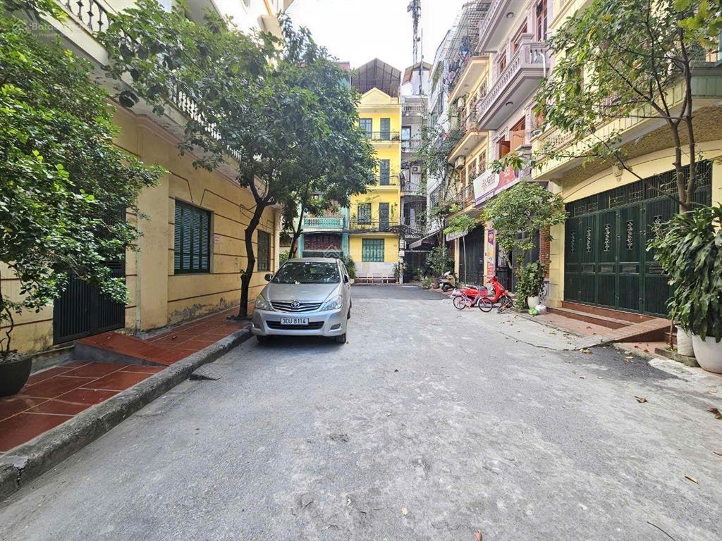 Cho thuê biệt thự linh đàm dt 200m2, giá 40tr/th, đã hoàn thiện đẹp, không cần sửa chữa gì thêm