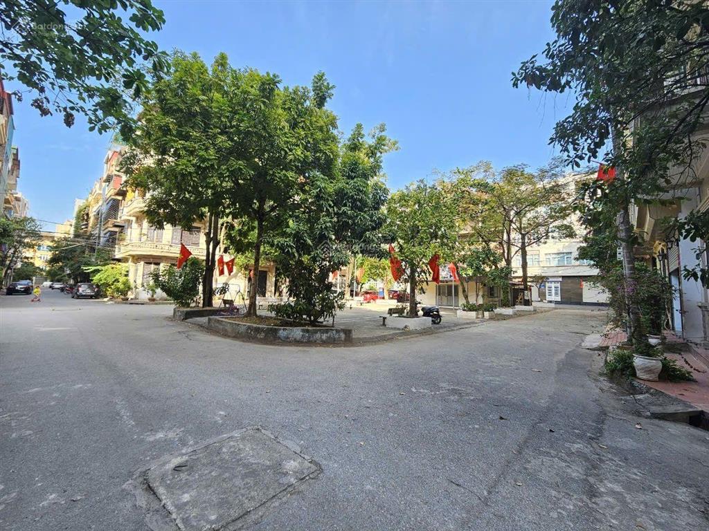 Cho thuê biệt thự linh đàm dt 200m2, giá 40tr/th, đã hoàn thiện đẹp, không cần sửa chữa gì thêm