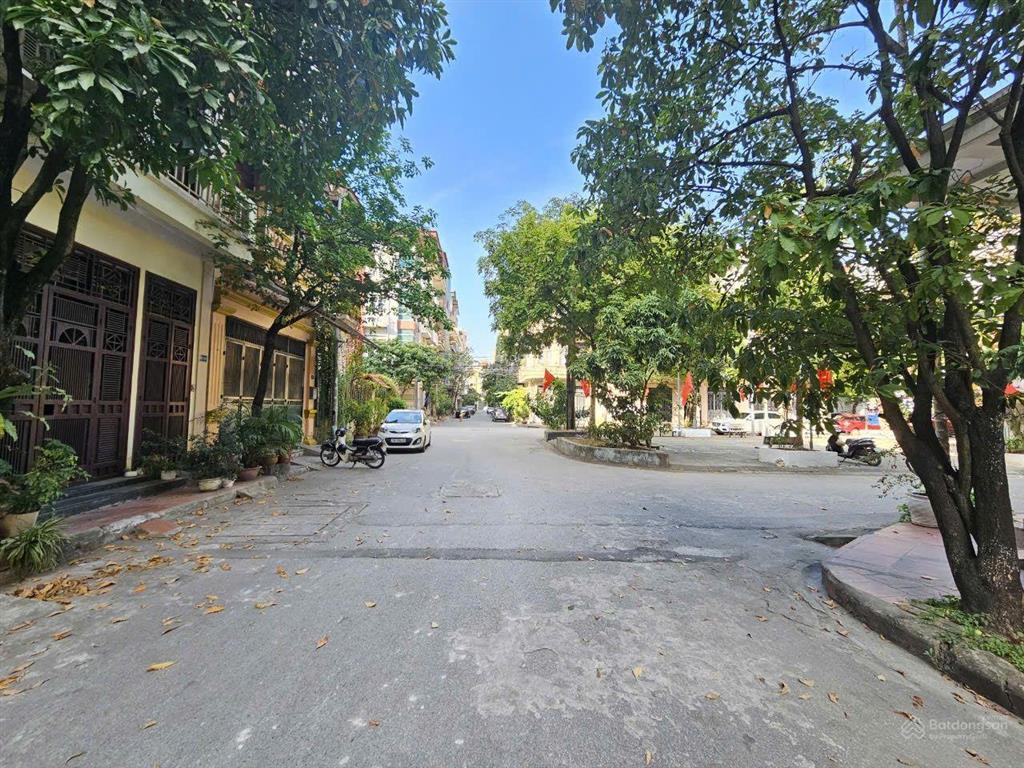 Cho thuê biệt thự linh đàm dt 200m2, giá 40tr/th, đã hoàn thiện đẹp, không cần sửa chữa gì thêm