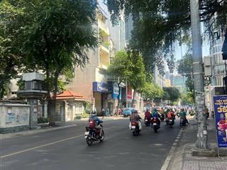 Nhà nguyên căn phố giảng võ, ô tô tránh, vỉa hè, 5 tầng, mt rộng thoáng, quận ba đình