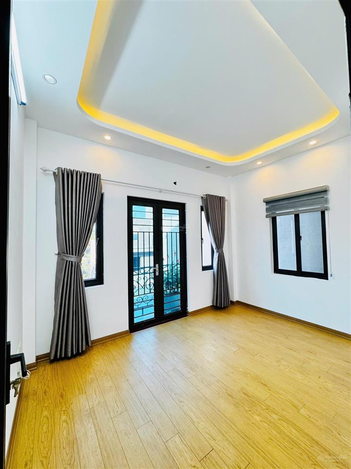 Bán nhà đường dương văn bé 31m2 5 tầng ô tô đỗ cửa đủ nội thất về ở ngay  0961 579 ***