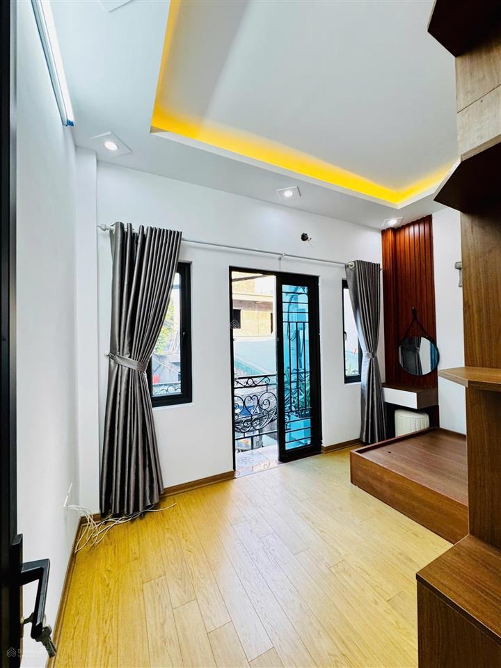 Bán nhà đường dương văn bé 31m2 5 tầng ô tô đỗ cửa đủ nội thất về ở ngay  0961 579 ***