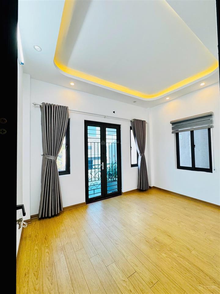 Bán nhà đường dương văn bé 31m2 5 tầng ô tô đỗ cửa đủ nội thất về ở ngay  0961 579 ***