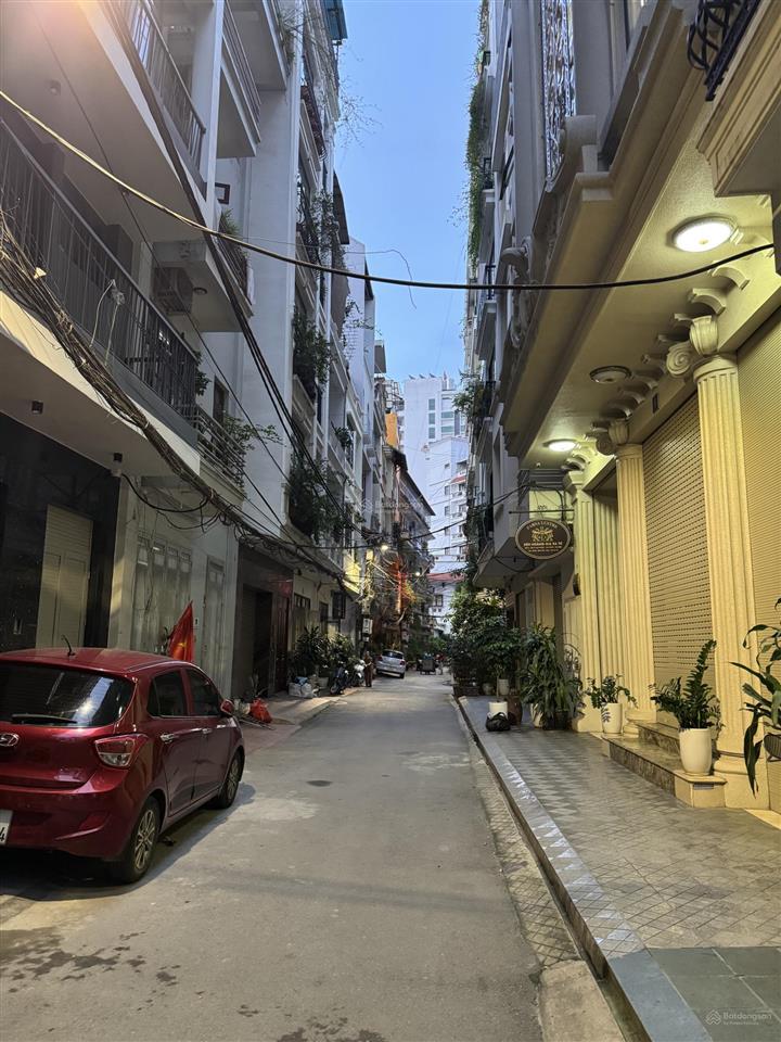 Nhà 5t đẹp phân lô vip trần quang diệu hoàng cầu cách mp 10m ngõ 3m ô tô vào, dt 57m2 mt 6,5m