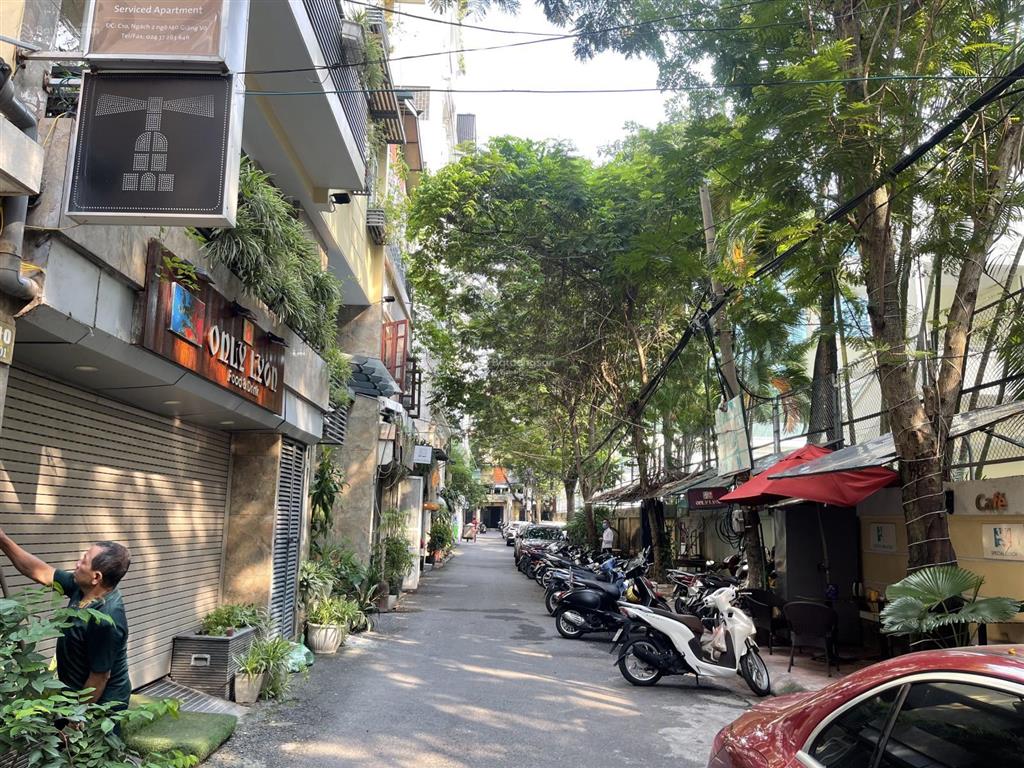 Nhà 4,5t phân lô víp sát hồ giảng võ và vincom, đường 3 oto tránh nhau có vỉa hè, dt 131m mt 12m