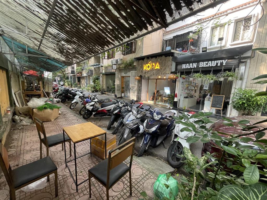 Nhà 4,5t phân lô víp sát hồ giảng võ và vincom, đường 3 oto tránh nhau có vỉa hè, dt 131m mt 12m