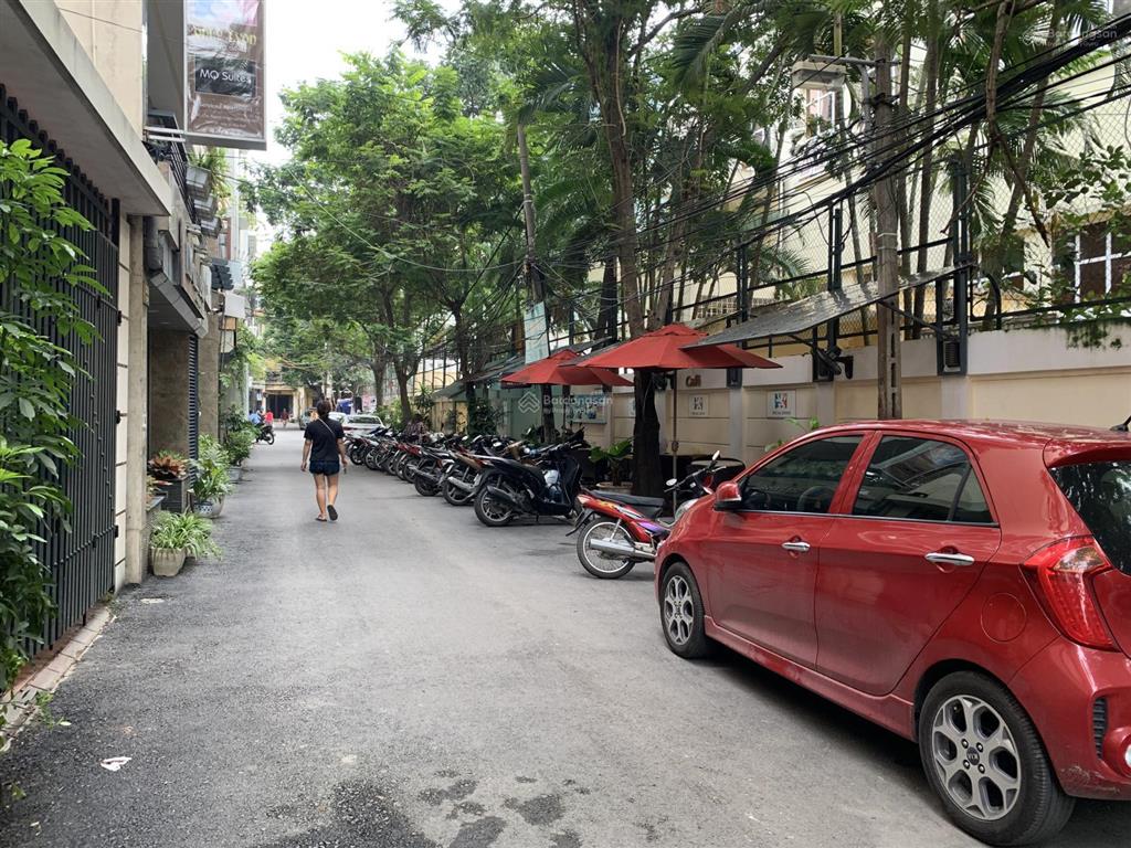 Nhà 4,5t phân lô víp sát hồ giảng võ và vincom, đường 3 oto tránh nhau có vỉa hè, dt 131m mt 12m