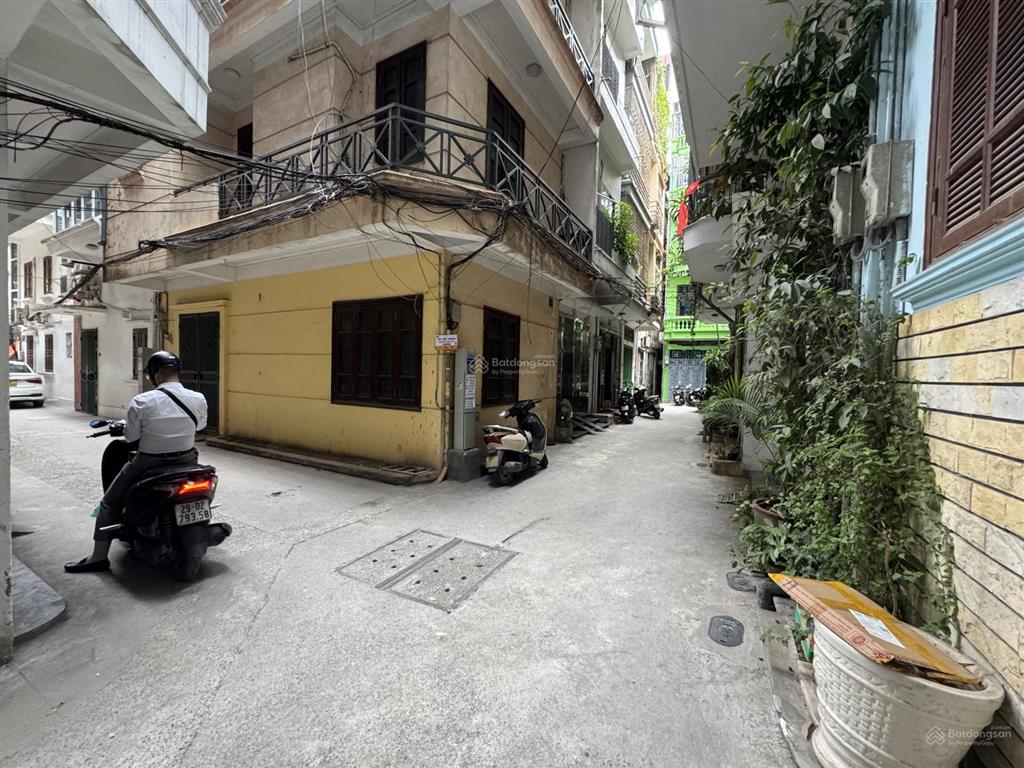 Biệt thự 4,5t siêu hiếm phân lô vip hoàng cầu gần thái hà còn sót lại. dt 250m2 mt 8m ngõ ôtô tránh