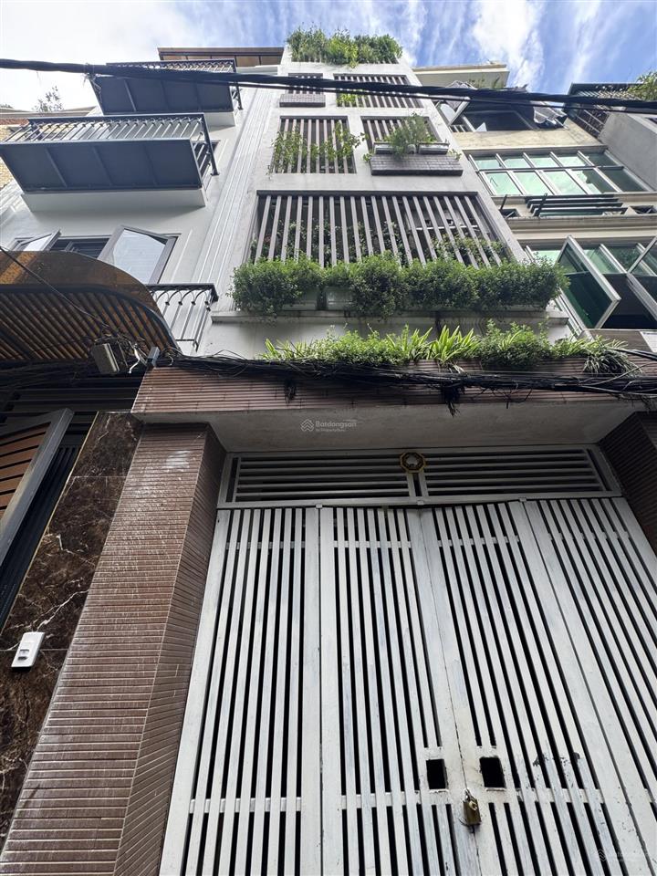 Siêu hiếm 8,8tỷ nhà 4,5t mới đẹp mặt ngõ chính cách mp văn cao 15m ba gác vào, dt28/33m mt 3,5m