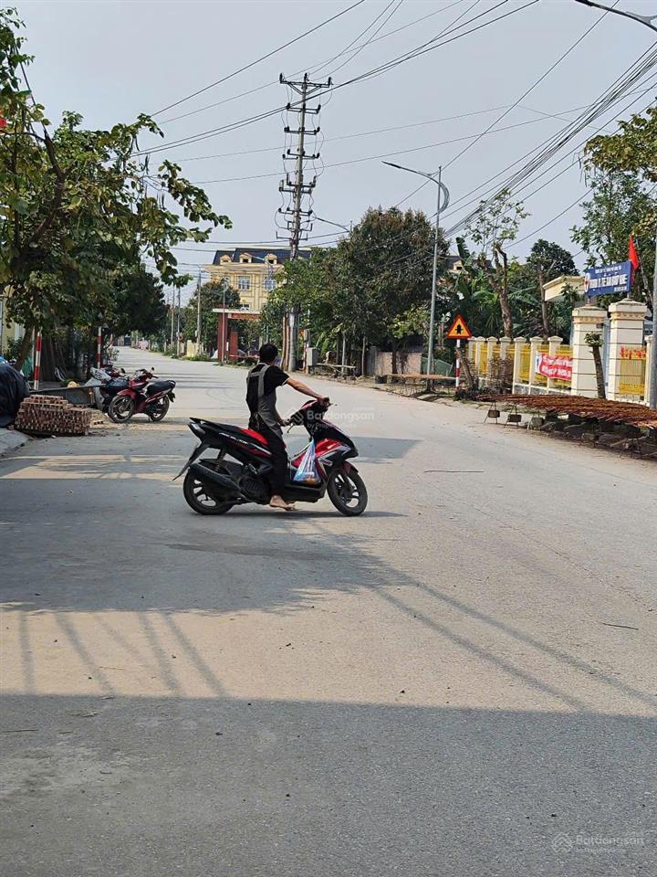 Bán đất chính chủ có sổ đỏ tại bảo khê, thành phố hưng yên dt 393m2, giá 22tr/m2 đường rộng 10m