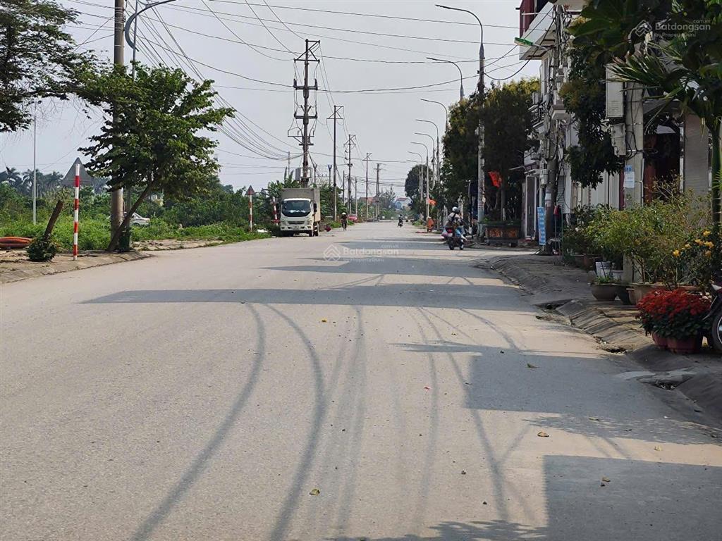 Bán đất chính chủ có sổ đỏ tại bảo khê, thành phố hưng yên dt 393m2, giá 22tr/m2 đường rộng 10m