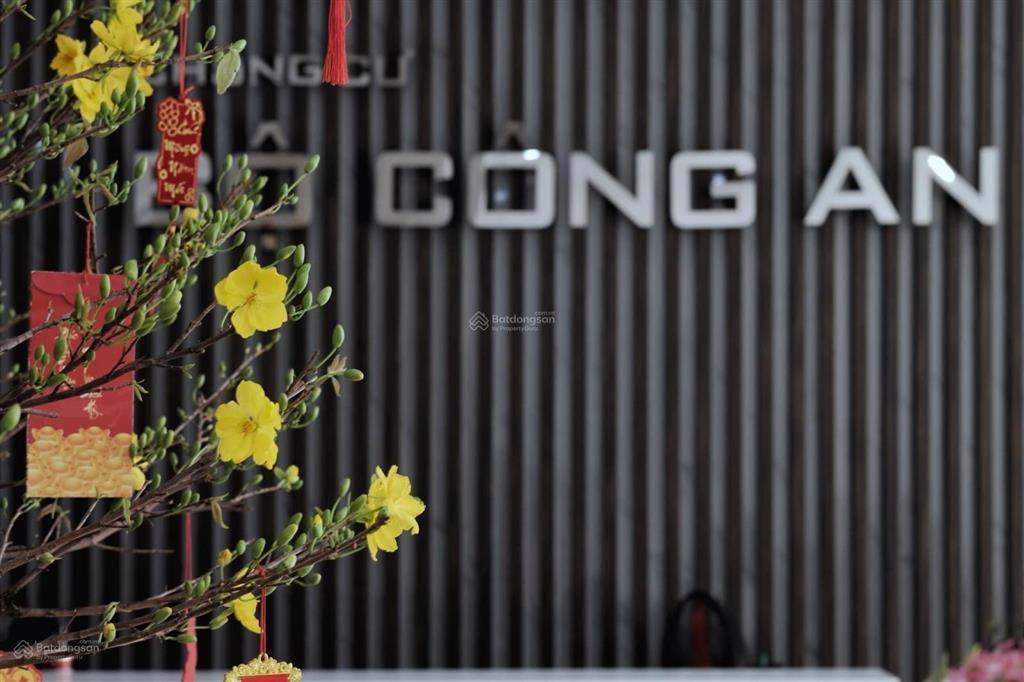 Cần bán căn hộ 2pn chung cư bộ công an.  zalo 0903 358 ***