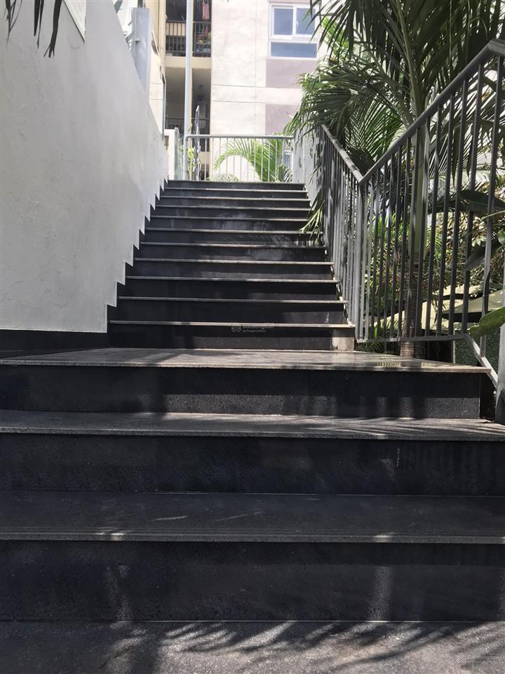 Cần bán căn hộ 2pn chung cư bộ công an.  zalo 0903 358 ***