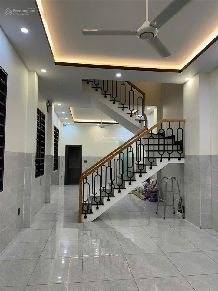 Cho thuê nhà hai mặt tiền, 60m2  4 lầu, mới xây, linh đông, tp thủ đức. 18triệu/tháng. có tiếp mg