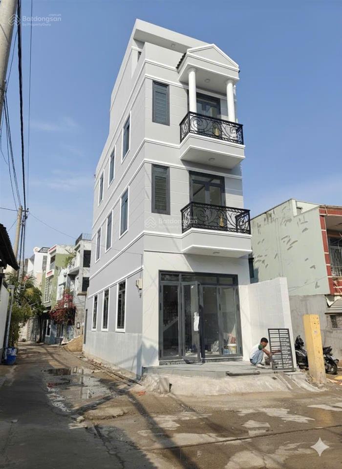 Cho thuê nhà hai mặt tiền, 60m2  4 lầu, mới xây, linh đông, tp thủ đức. 18triệu/tháng. có tiếp mg