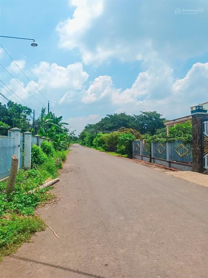 Cần bán 2800m2 đất, thổ cư đến 300m2, sẵn nhà, vườn cây ăn trái, 2 mặt tiền, khu dân cư hiện hữu
