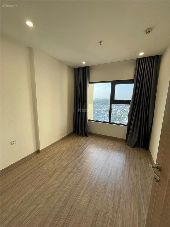Căn 1pn cộng tầng cao giá cực tốt, chỉ 2 tỷ 585, (giảm mua nhanh 100tr), có hợp đồng thuê cần bán