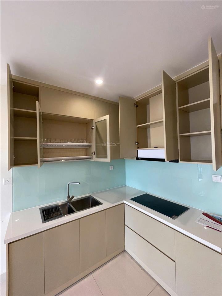 Căn 1pn cộng tầng cao giá cực tốt, chỉ 2 tỷ 585, (giảm mua nhanh 100tr), có hợp đồng thuê cần bán