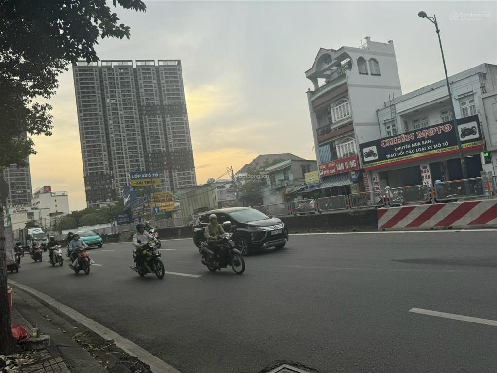 Mặt tiền phạm văn đồng, đối diện chung cứ opal boulevard 317m2