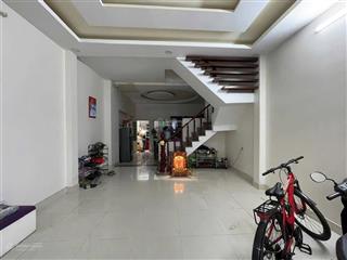 Nhà 4pn  5wc ngay chợ hiệp bình đang cho thuê dịch vụ, thu nhập 15tr/ tháng