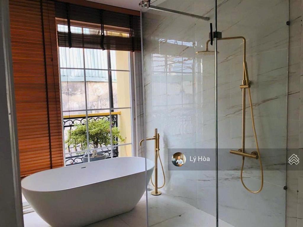 Bán biệt thự góc 2 mặt tiền tại thảo điền q2. dt 143m2 . gía bán  26 tỷ .   0904 702 ***