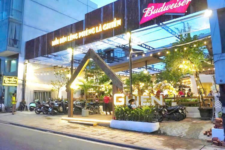 Bán khuôn đất lớn mặt tiền cộng hòa  ctxd 2 hầm + 16 tầng. giá 280 tỷ.  0904 702 ***